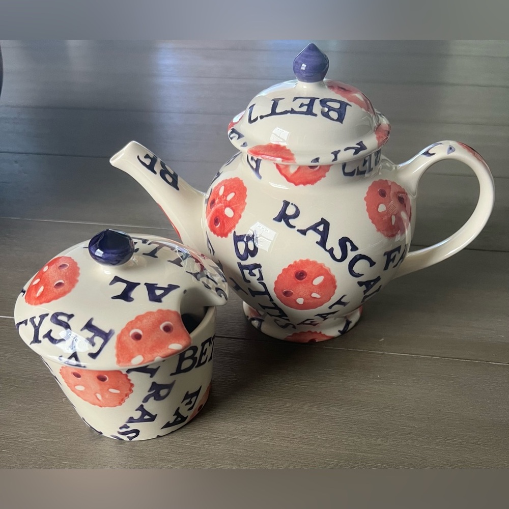 Emma Bridgewater Betsy Fat Rascal Teapot and Sugar Bowl Set - Cream and Blue